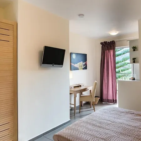 Apartment Mirage *
